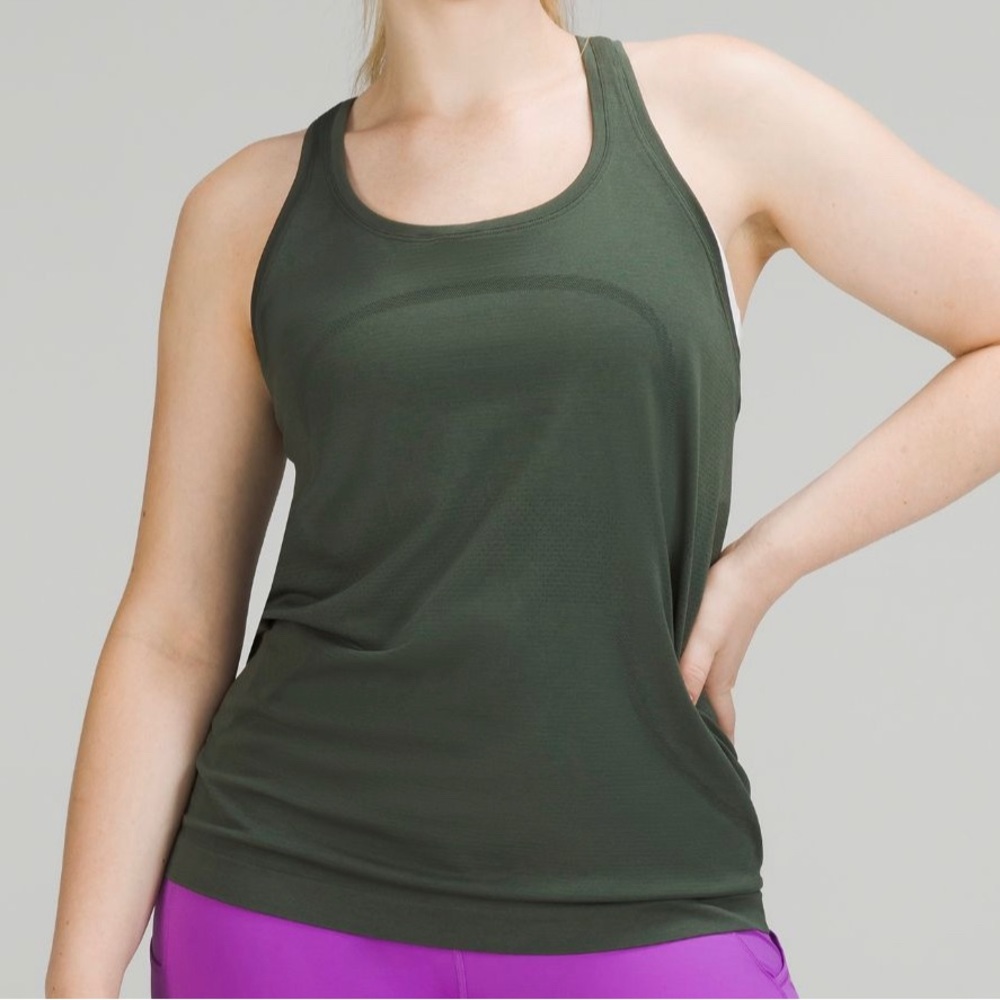 Swiftly Tech Lulu Lemon Racerback tank top in green size 6